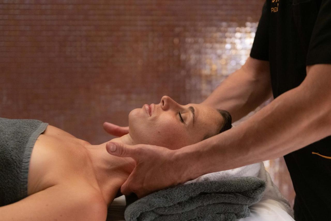 Grand Plaza Hotel & Wellness Andorra la Vella Dış mekan fotoğraf Craniosacral therapy