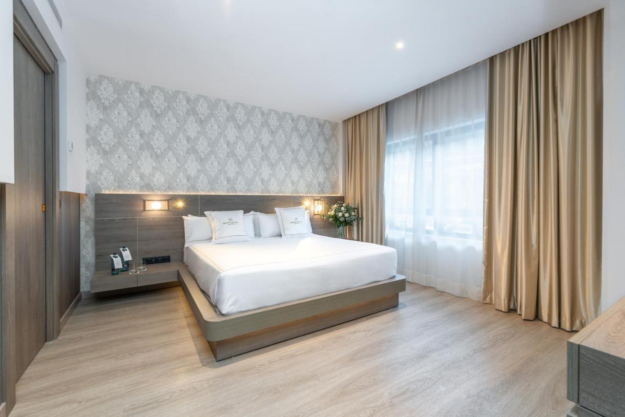 Grand Plaza Hotel & Wellness Andorra la Vella Dış mekan fotoğraf Deluxe Room
