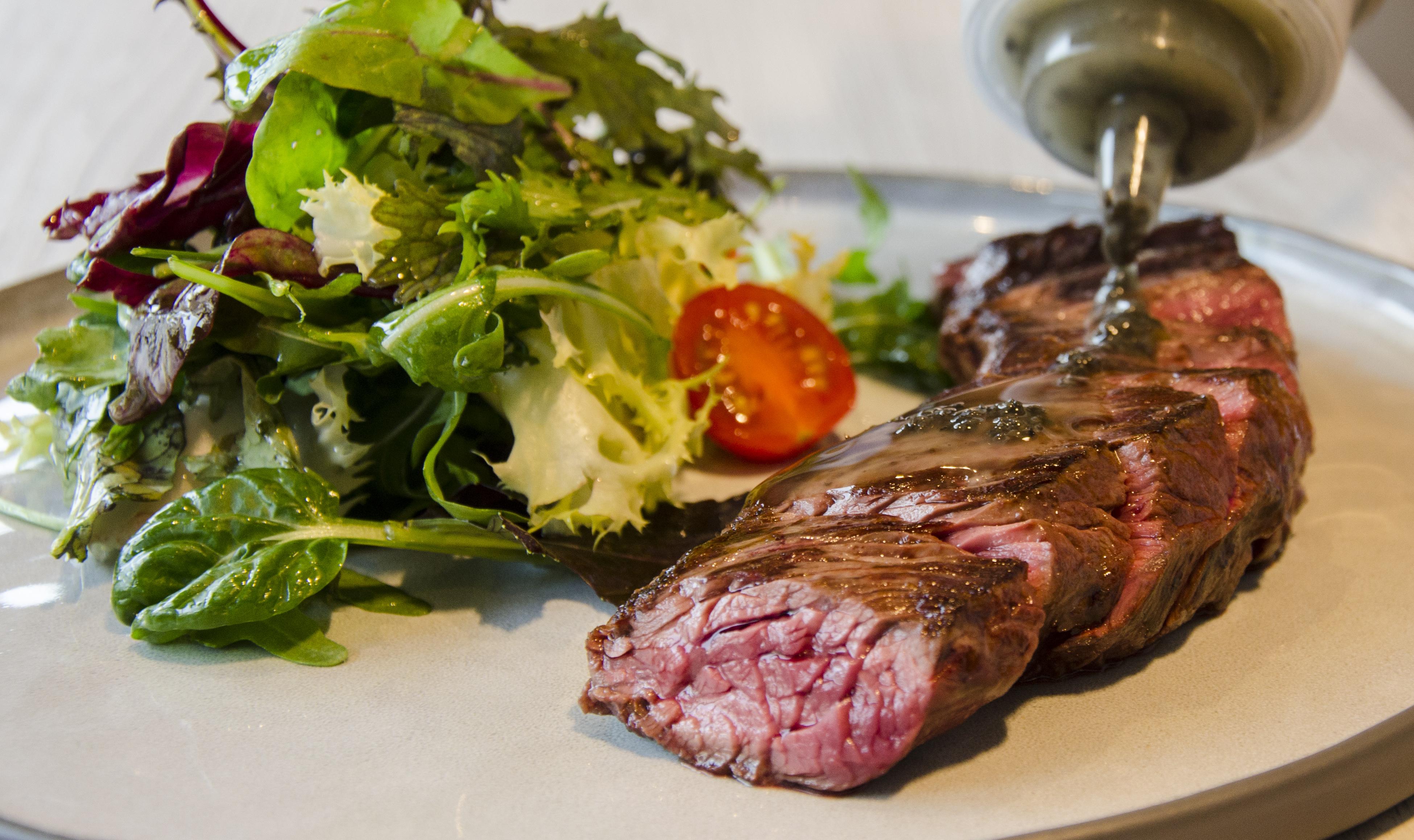 Grand Plaza Hotel & Wellness Andorra la Vella Dış mekan fotoğraf A steak prepared with the dry-aging technique