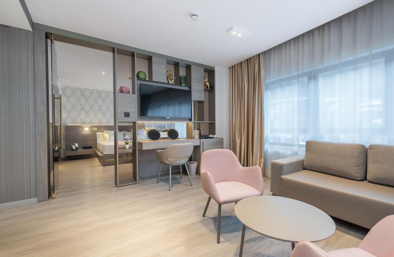 Grand Plaza Hotel & Wellness Andorra la Vella Dış mekan fotoğraf Suite