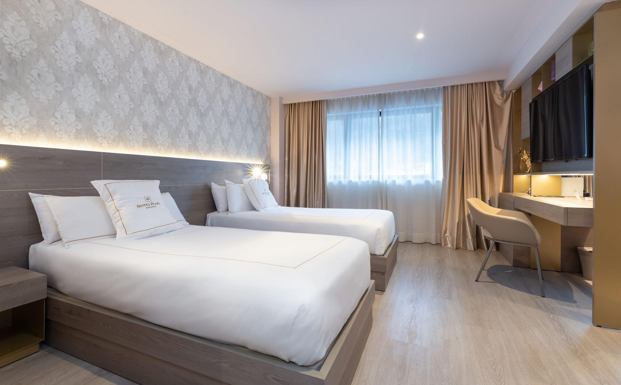 Grand Plaza Hotel & Wellness Andorra la Vella Dış mekan fotoğraf Deluxe Room